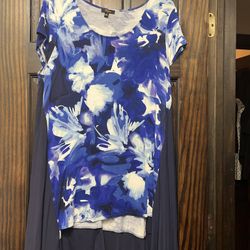 Womens Shark Bite Top XL … Excellent Condition 