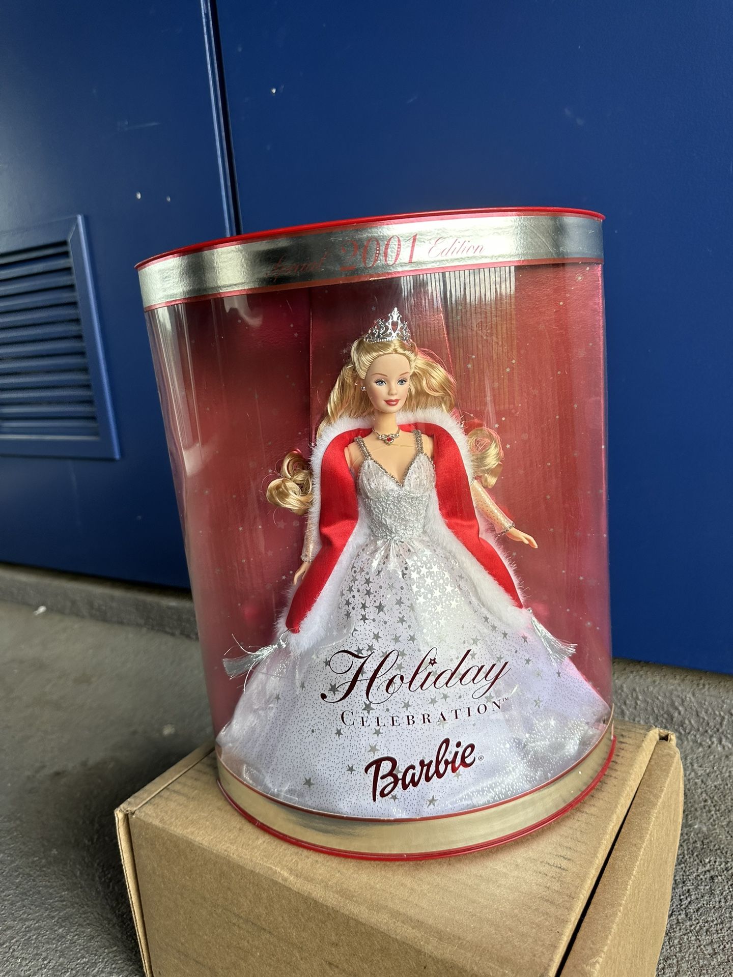 Limited Edition 2000 Holiday Barbie 