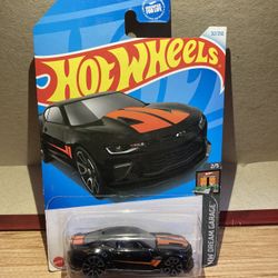 Hot Wheels / 18 Camaro SS / Black
