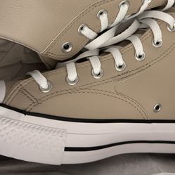 New Men’s Converse Size 11