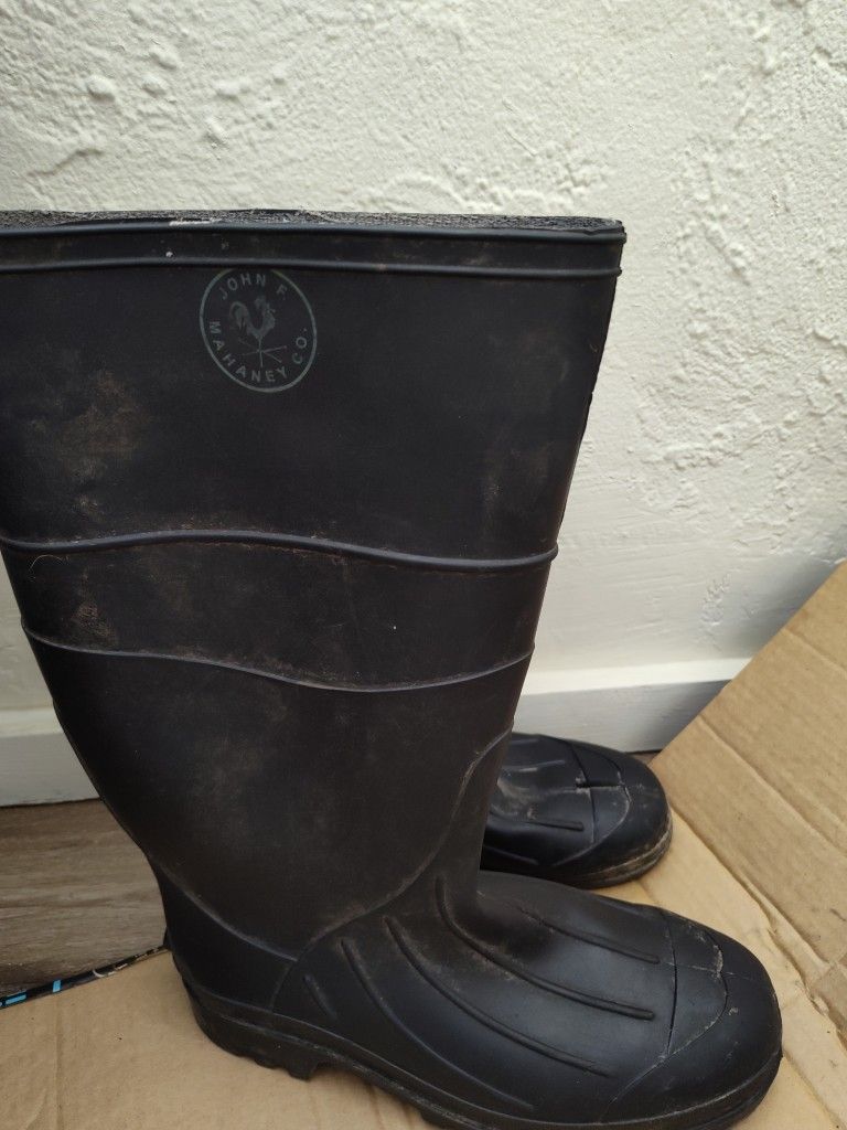 Rain Boots Size 11