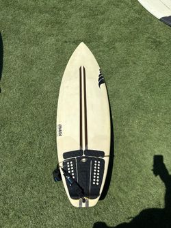 5’6 surfboard