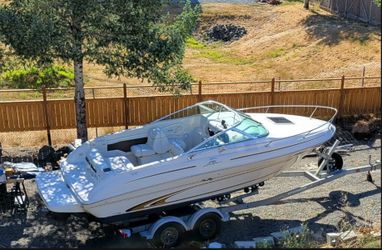 2000 Sea Ray Express 21’ Tandem Trailer