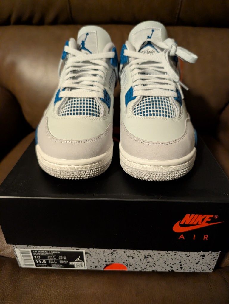 Air Jordan 4 Military Blue