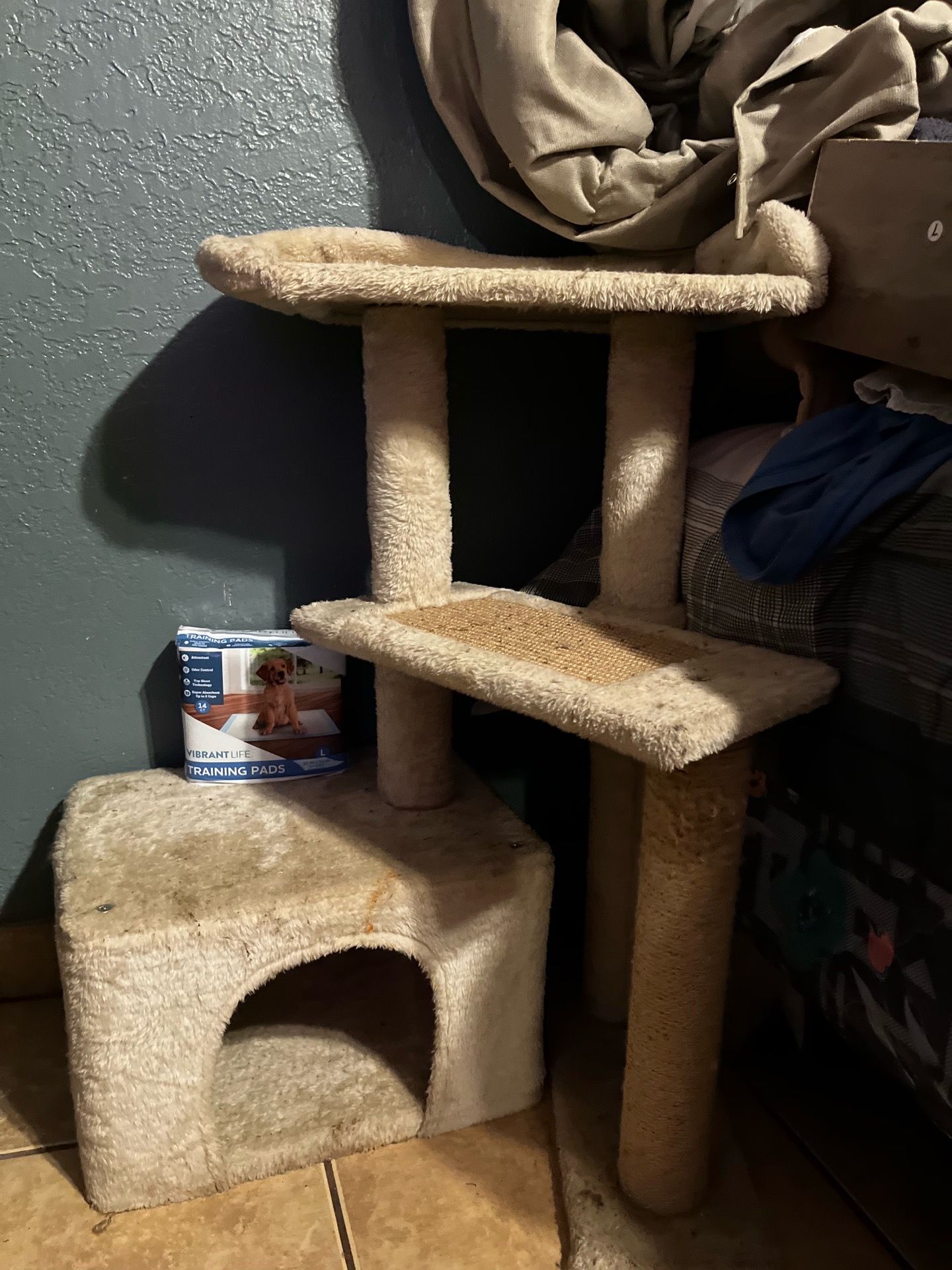 Small cat tree