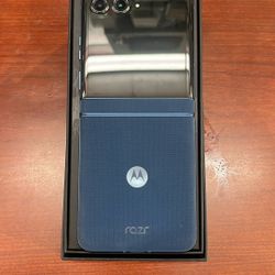 Moto G Razr 2025 