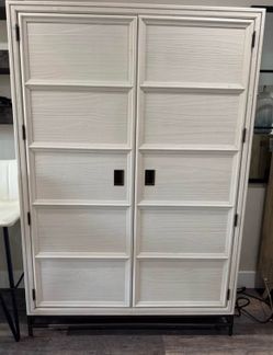 Armoire like new
