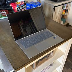 HP ENVY Laptop 17t-cw000