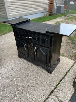 MUST GO. LIKE NEW BUFFET BAR CABINET.