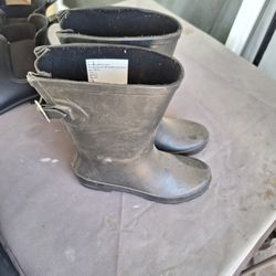 Free Rainboots Size 7