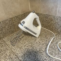 KitchenAid Classic 3-Speed Hand Mixer