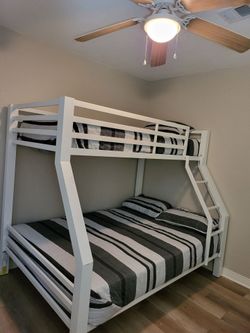 Metal bunk bed