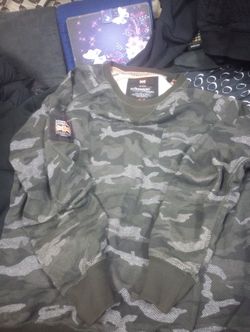 Camo SuperDry Sweatshirt (L)