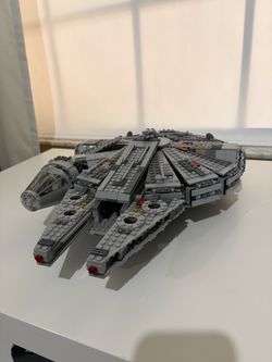 LEGO Star Wars Millennium Falcon – Large Complete Ship Build – No Minifigures