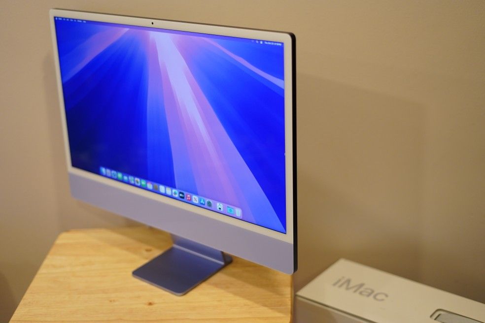 iMac 4.5K Retina 24-inch 256GB SSD M1 8-Core Processor 8GB Ram macOS Sequoia