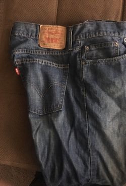 2 pair of men's Levi's jeans