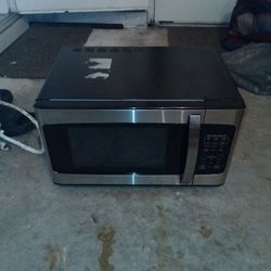 Microwave 70 Dollers