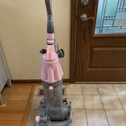 Dyson Vacum Cleaner