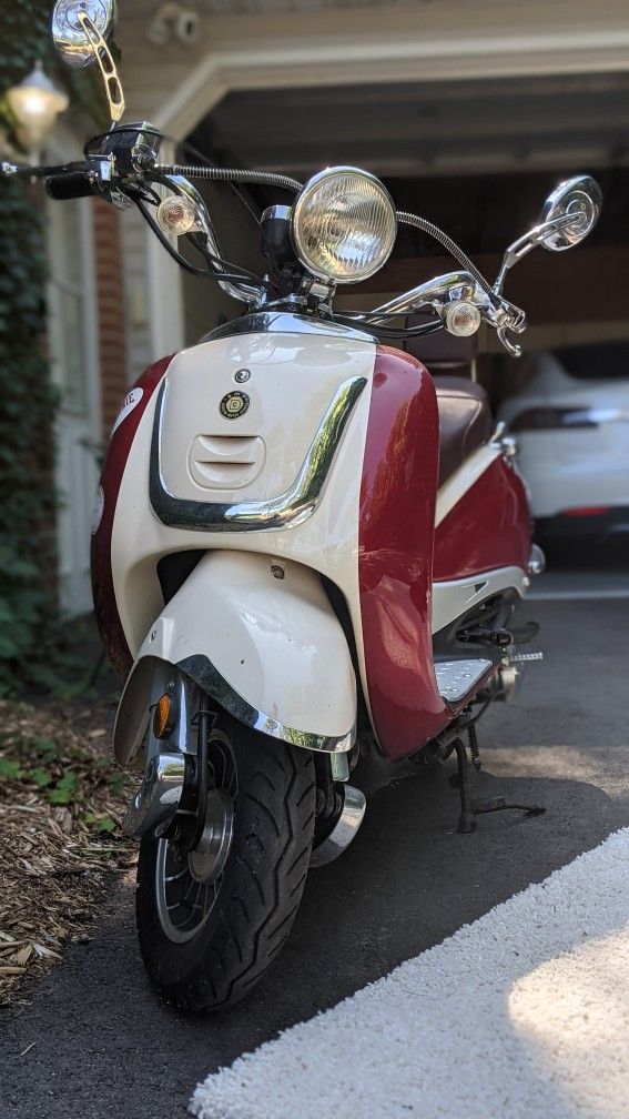 150cc Scooter (Red/White)