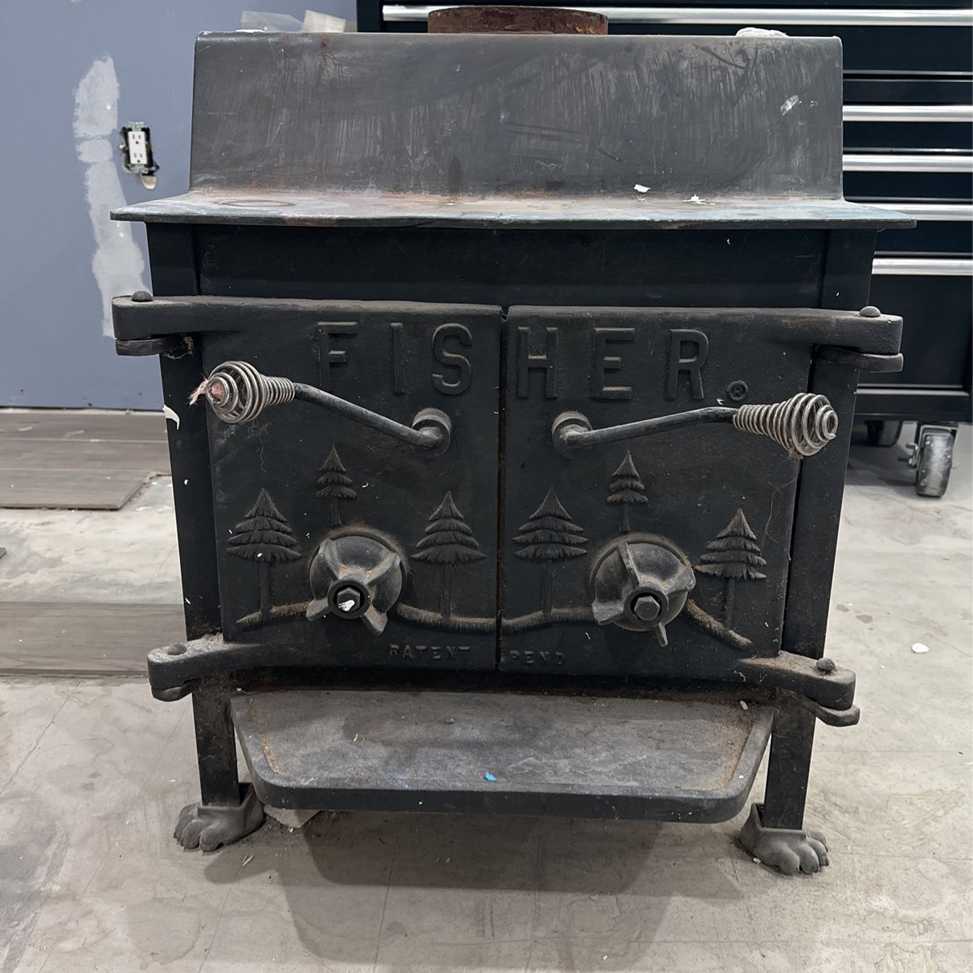 Fisher Wood Stove- Grandpa Bear for Sale in Eustis, FL - OfferUp