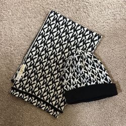 Michael Kors Black and White Knit Set