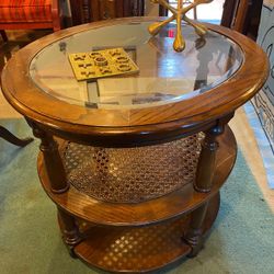 Beautiful Table Solid Wood Excellent Condition 