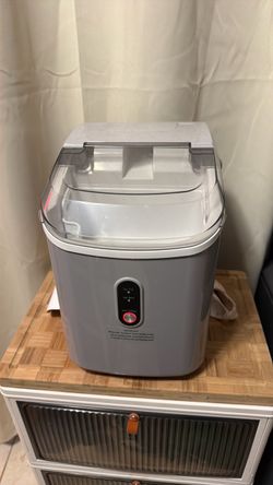 Ice machine works good