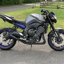 20013 Yamaha FZ8 