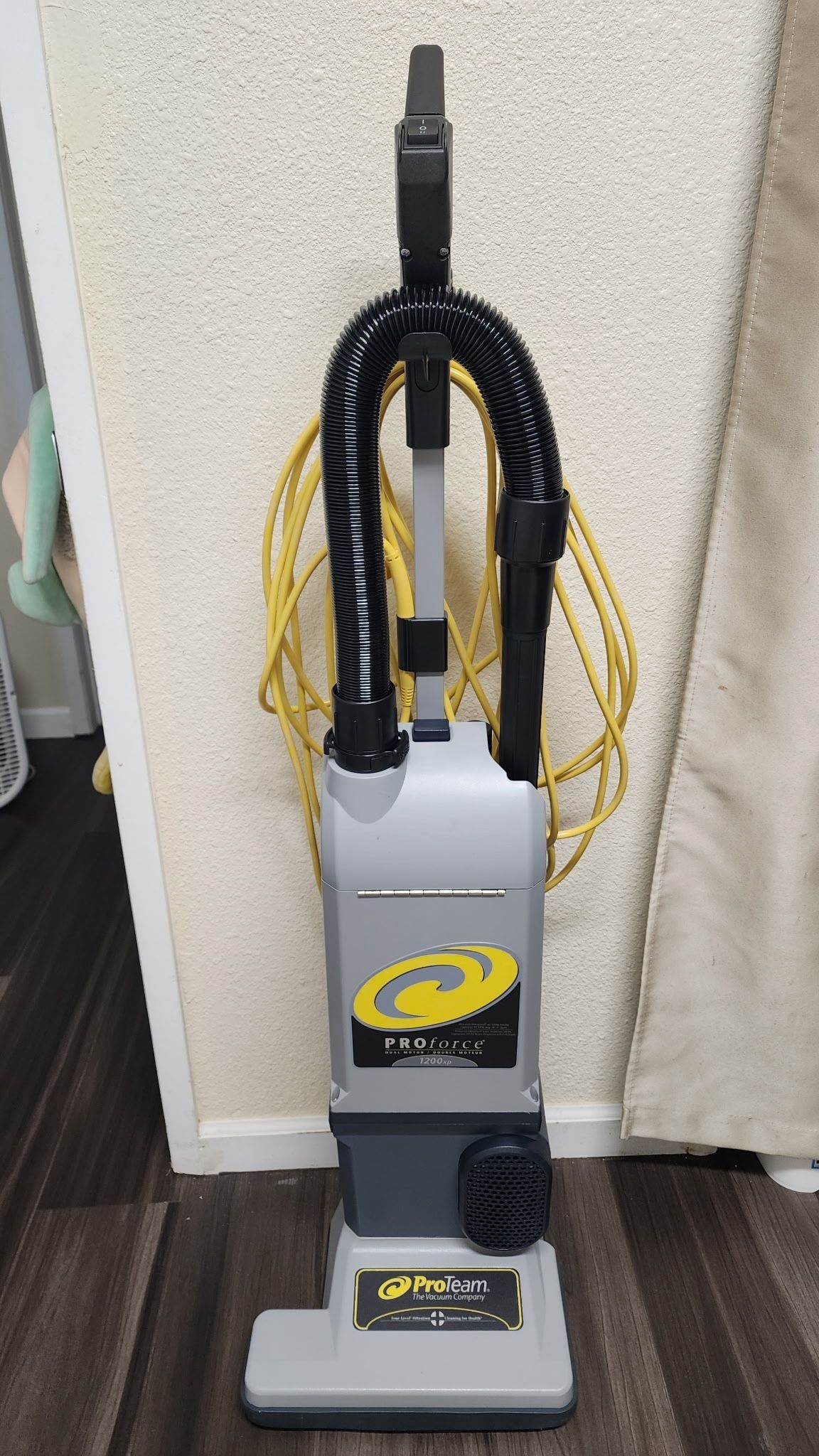 PROFORCE VACUUM CLEANER 