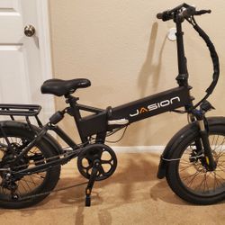 Foldable E-bike with Fat Tires, Fenders, Shock Absorbers

