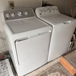 GE Washer (GTW465ASN2WW) & Dryer (GTD45EASJ2WS)