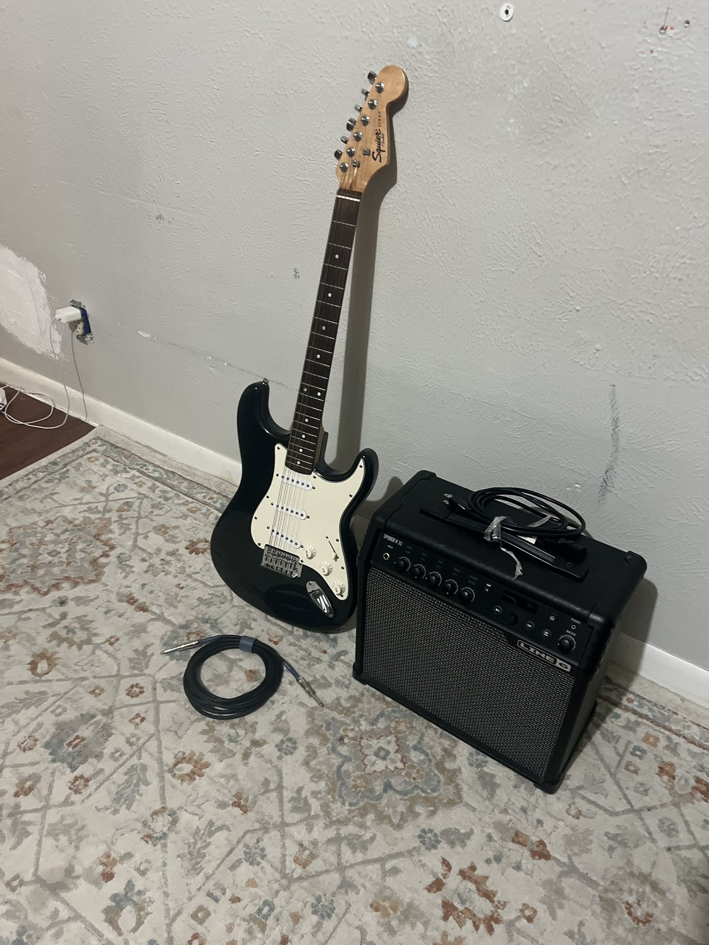 Electric Guitar Bundle - Squier Strat + Line 6 Amp