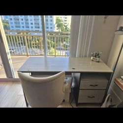 Modern Desk And Chair