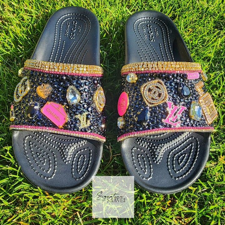 BRAND NEW Signature 'PinkPrint' Croc Slides