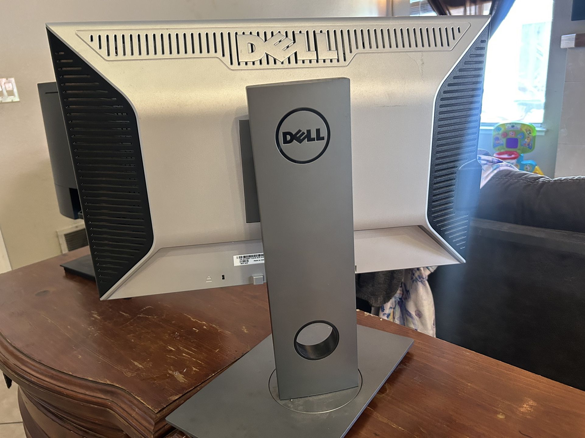 Adjustable Dell Monitor/ Pc Monitor