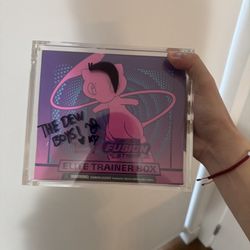 Fusion Strike ETB (without  Acrylic) 