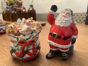 Fitz & Floyd Christmas Salt And Pepper Set (2)