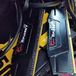 16GB 2×8GB RAM STICKS DDR4-3200MHZ 