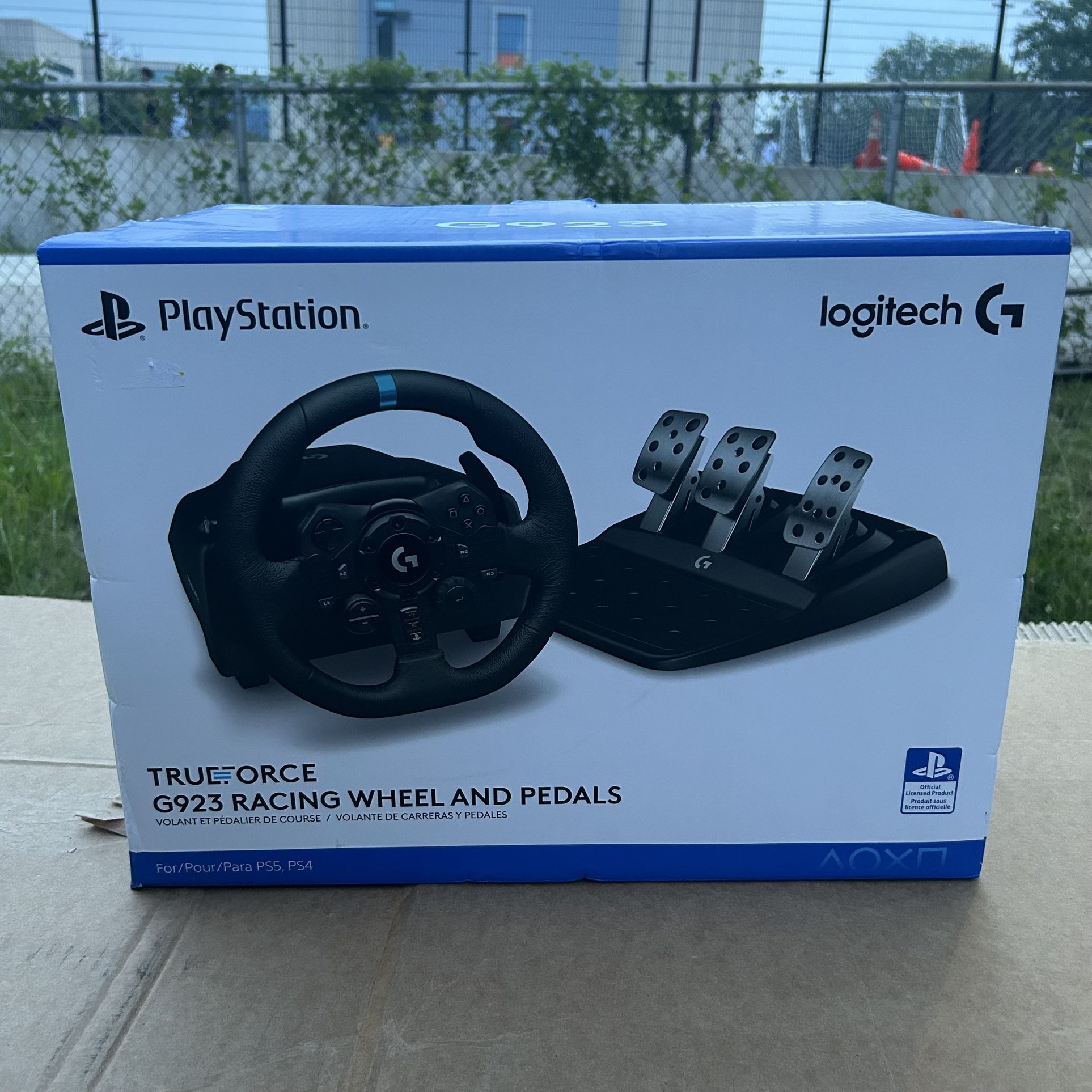 Logitech G923 Racing Wheel and Pedals for PS5, PS4, PC, Mac, TRUEFORCE NEW BLACK