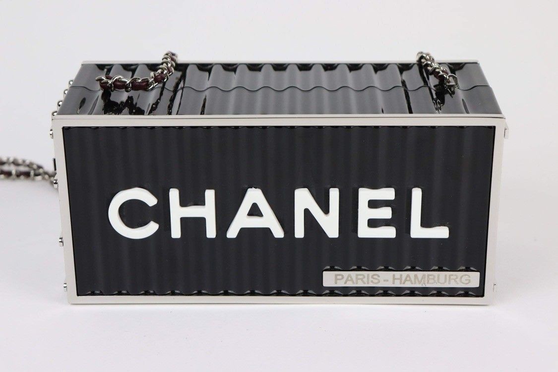 Chanel Clutch Container Metiers D'arts Paris-Hamburg 2018