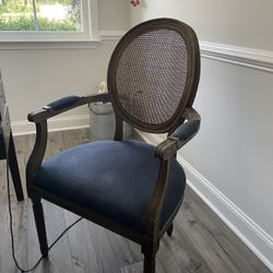 Accent chair 