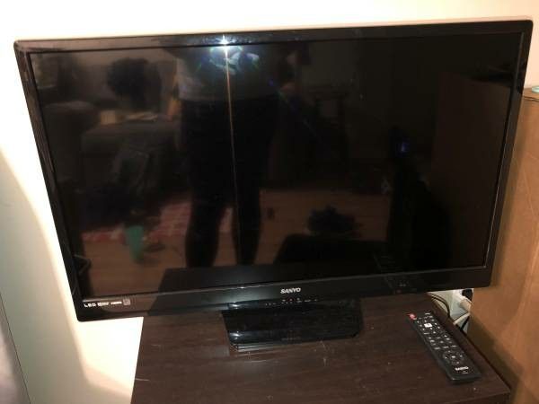 Sanyo 32 inch LED TV with remote control and 2 HDMI ports