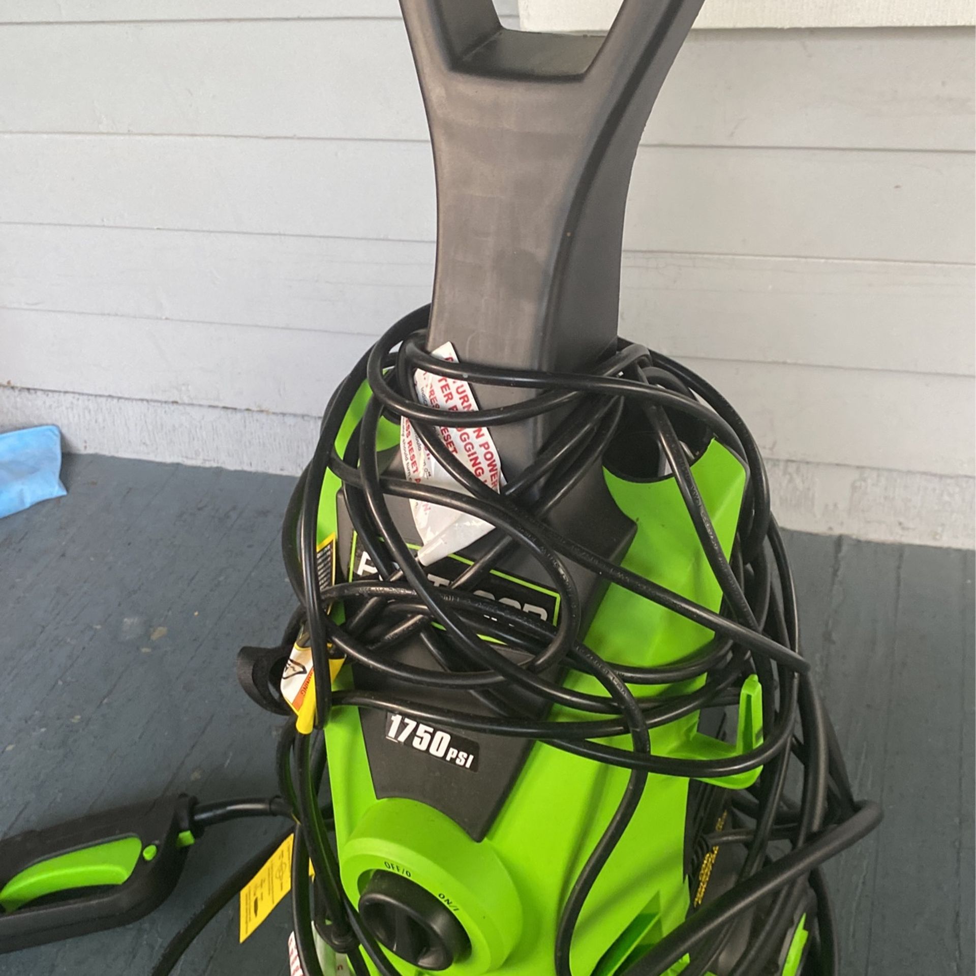 1750 Psi Power wash very nice works good I pay $850 for asking 250 or best offer