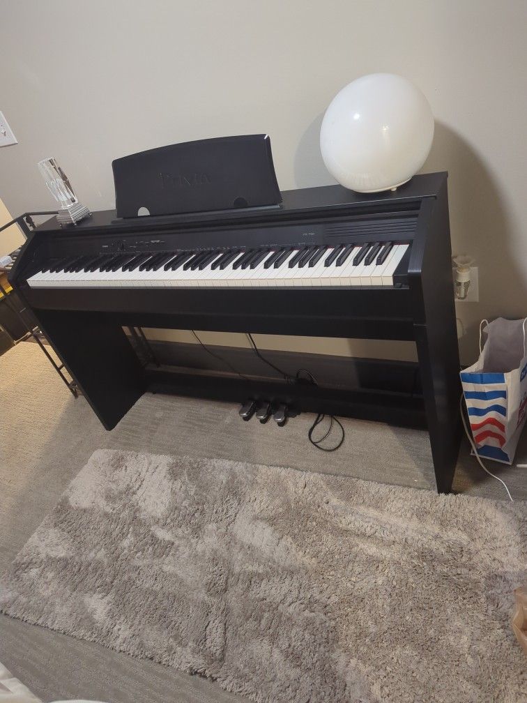 Casio Privia PX-750 Digital Piano