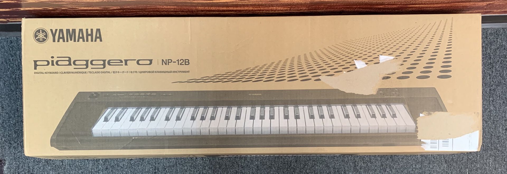 Yamaha Piaggero NP-12B Keyboard