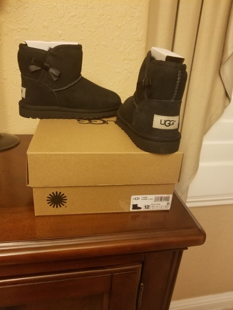 Botas ugg nuevas originales size 12 de niñas