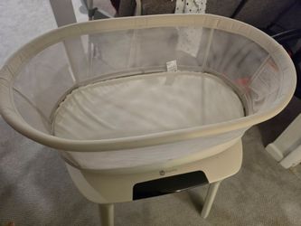 4moms mamaRoo sleep bassinet