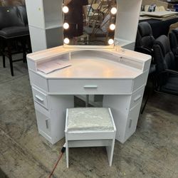 Corner Vanity Desk with Mirror and Lights, Makeup Vanity Table with Charging Station, 3 Drawers , (missing one support board and small damage)