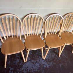 4 Matching Wooden Dining Room Chairs