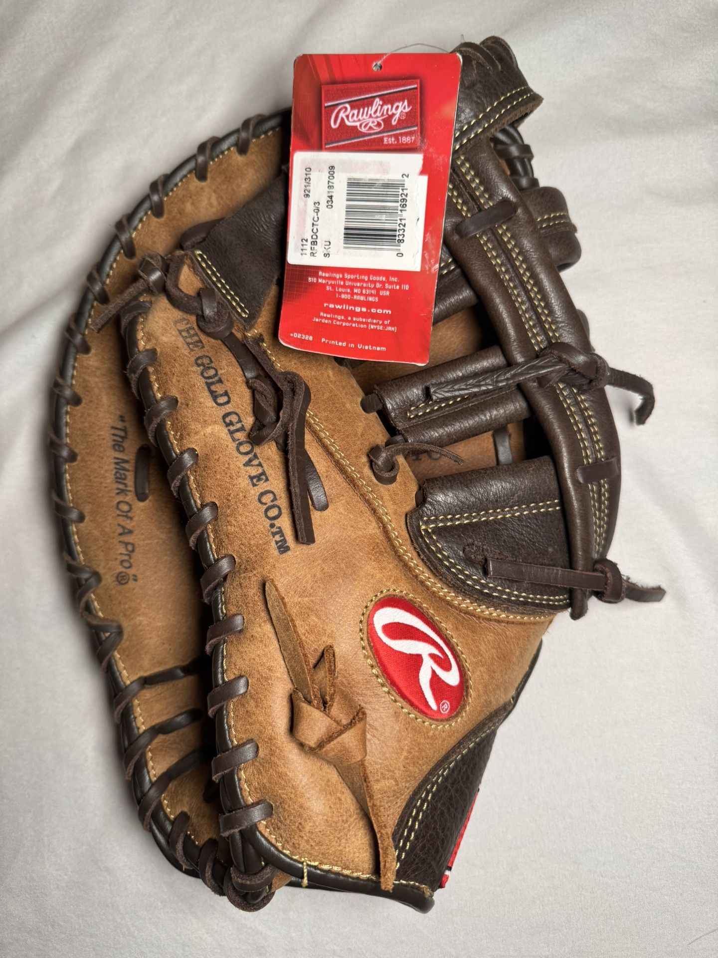 New!! Rawlings 12.5 First base Glove Fits Right Hand.